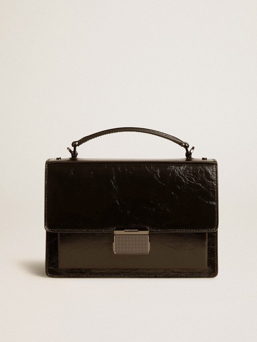 venezia-tas van zwart metallic leer met zwarte details.